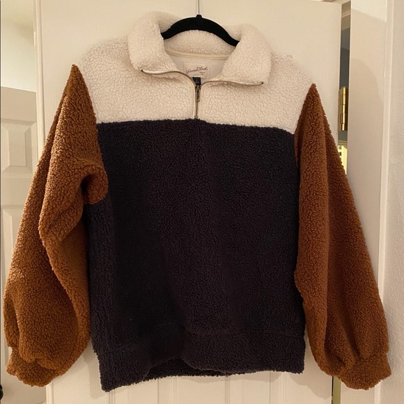 Fuzzy pullover jacket - Picture 1 of 3